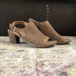 Brown Sandals Size 7.5